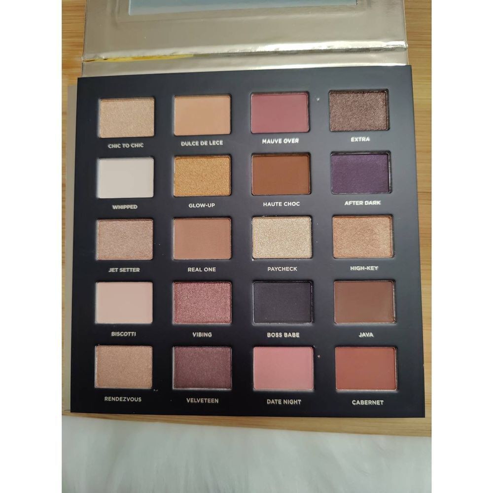 Iconic London Booming and Gleaming Eyeshadow Palette, New - Picture 4 of 4